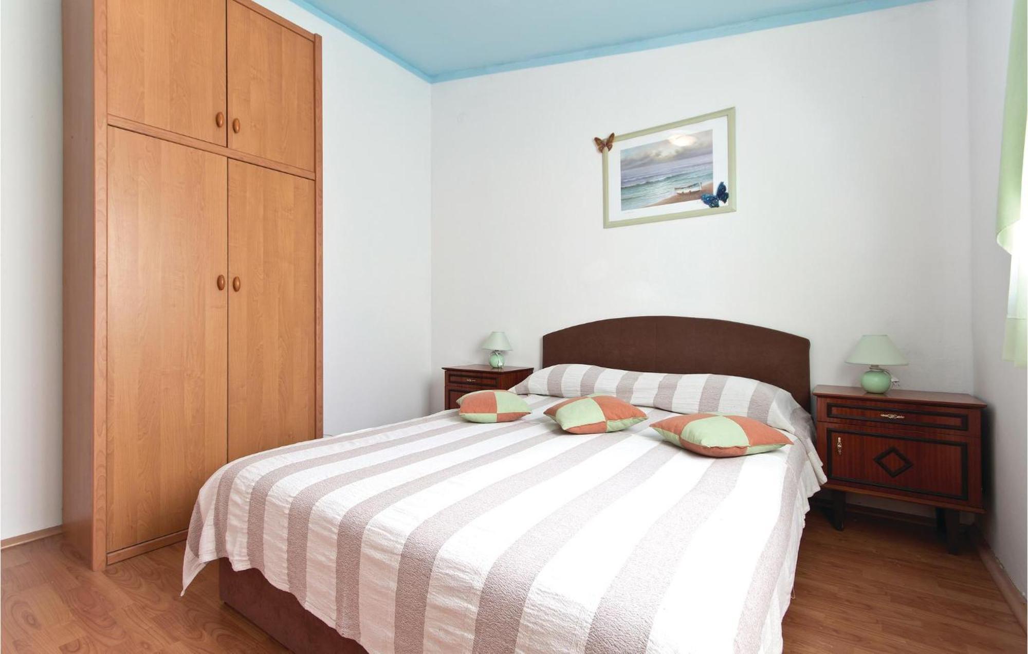 3 Bedroom Gorgeous Apartment In Marcana Экстерьер фото