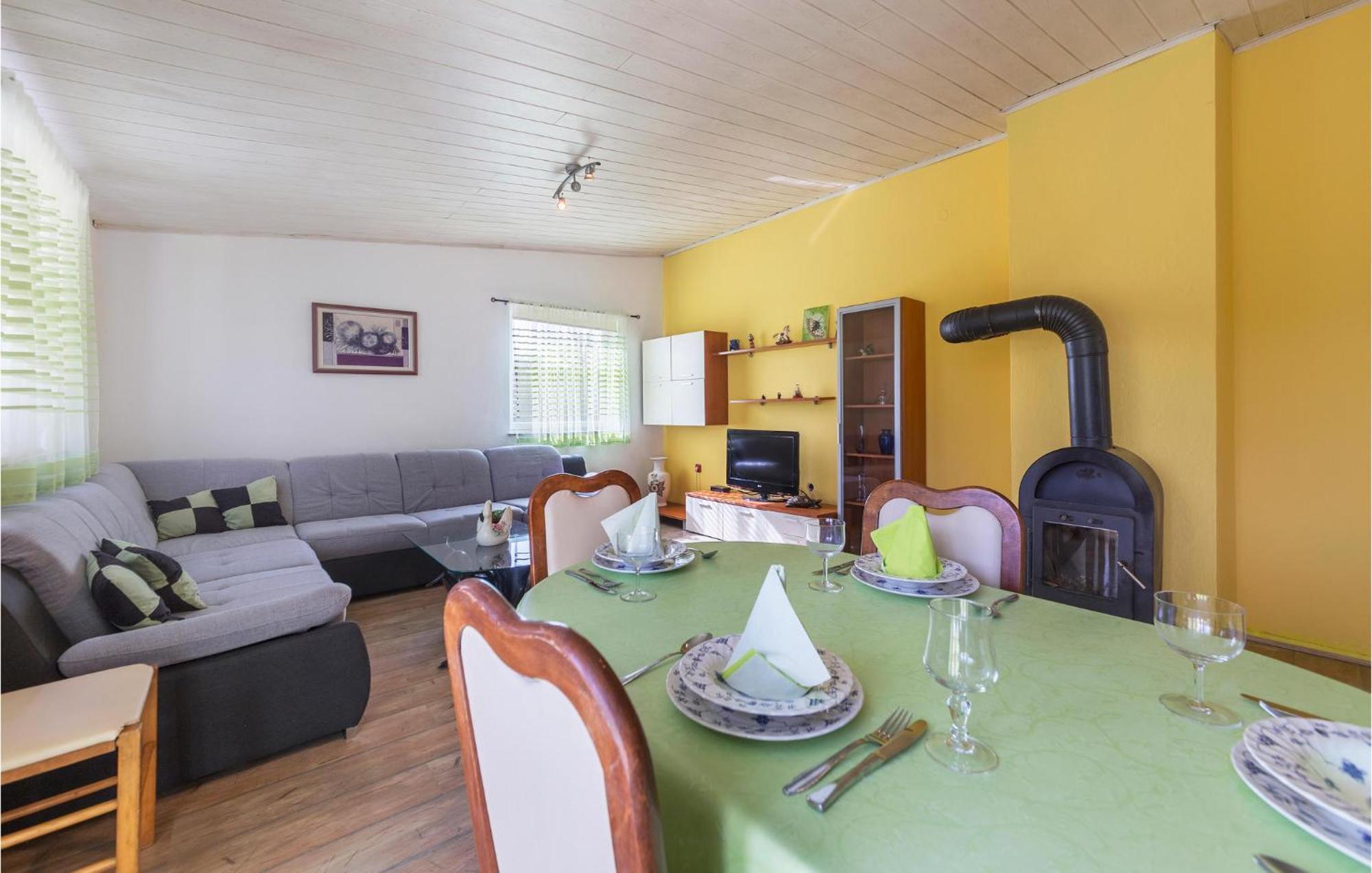 3 Bedroom Gorgeous Apartment In Marcana Экстерьер фото